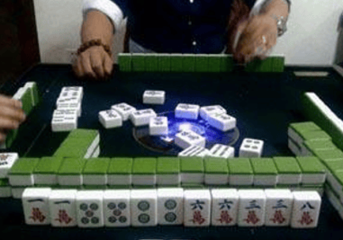 4分钟讲解＂广西老友玩摆十三张的确可以开挂”其实确实有挂